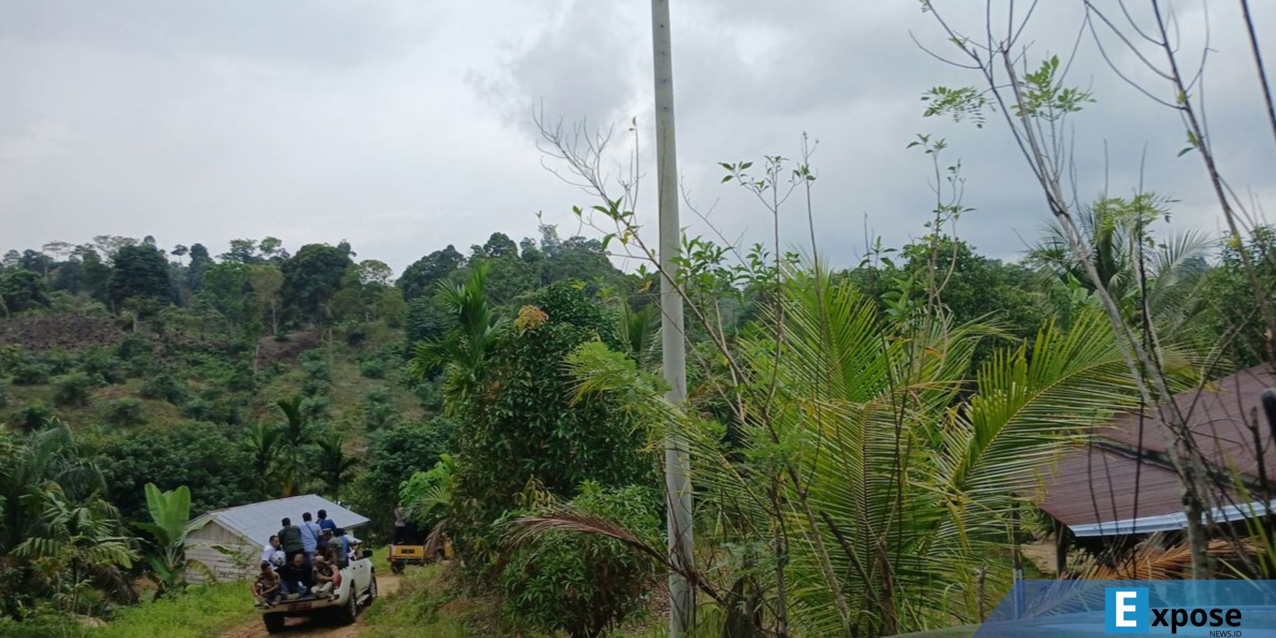 Tiang listrik. PLN Jelaskan Mengapa Pindah Tiang Listrik Harus Bayar