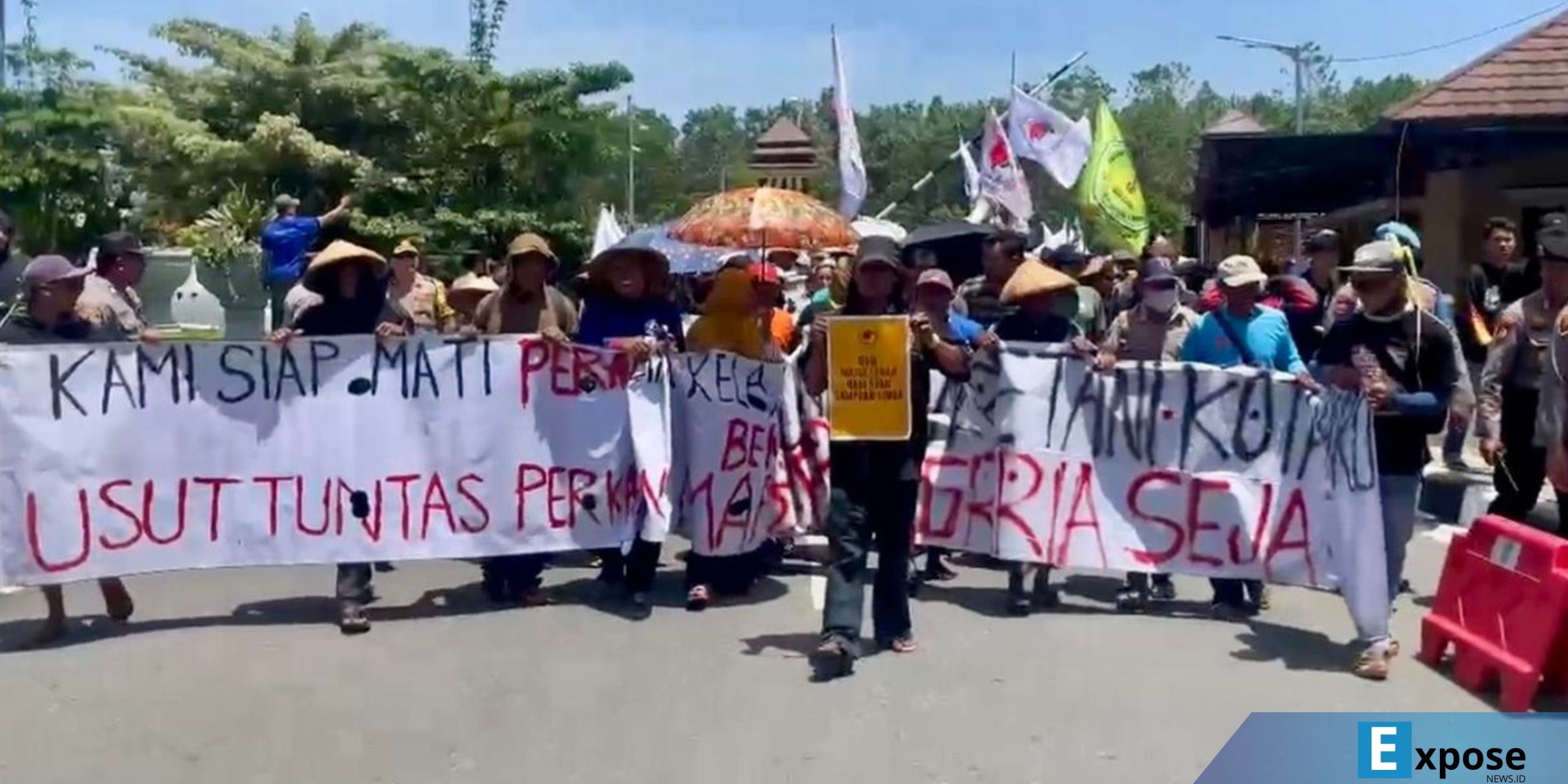 Para petani yang berdemonstrasi