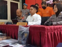Diamankan Polisi! 8 Pelaku Pemalsu SIM yang Beroperasi via Facebook Diciduk