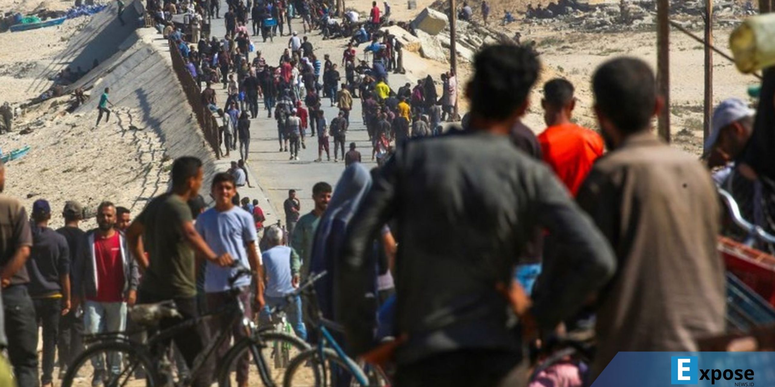 Warga Gaza berkumpul di Nuseirat, Jalur Gaza tengah