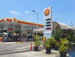 Taktik Bertahan di Tengah Krisis: Karyawan SPBU Shell Beralih Jualan Oli lewat TikTok