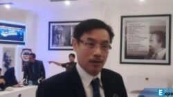 Ketua DPW NasDem Sumut Iskandar saat diwawancarai di Kantor NasDem beberapa waktu lalu
