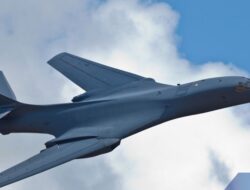 Misi B-1B AS di Perairan Venezuela Picu Ancaman Balasan 5.000 Rudal Rusia dari Maduro