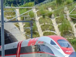 Dugaan Mark Up Proyek Whoosh: Dari Unggahan YouTube Mahfud Hingga Meja Penyidik KPK