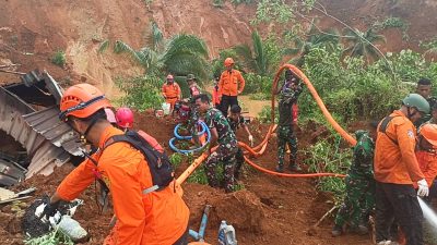 Longsor Cibeunying, 11 Korban Ditemukan Tewas, Pencarian 12 Korban Masih Berlanjut