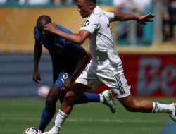 Alexander-Arnold Jalani Hukuman Disiplin dari Arbeloa, Nasib di Timnas Inggris Juga Terancam