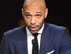 Mantan Petinju Legendaris Tantang Thierry Henry Berduel di Ring