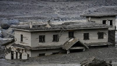 Banjir Bandang Landa Perbatasan Nepal-Tibet
